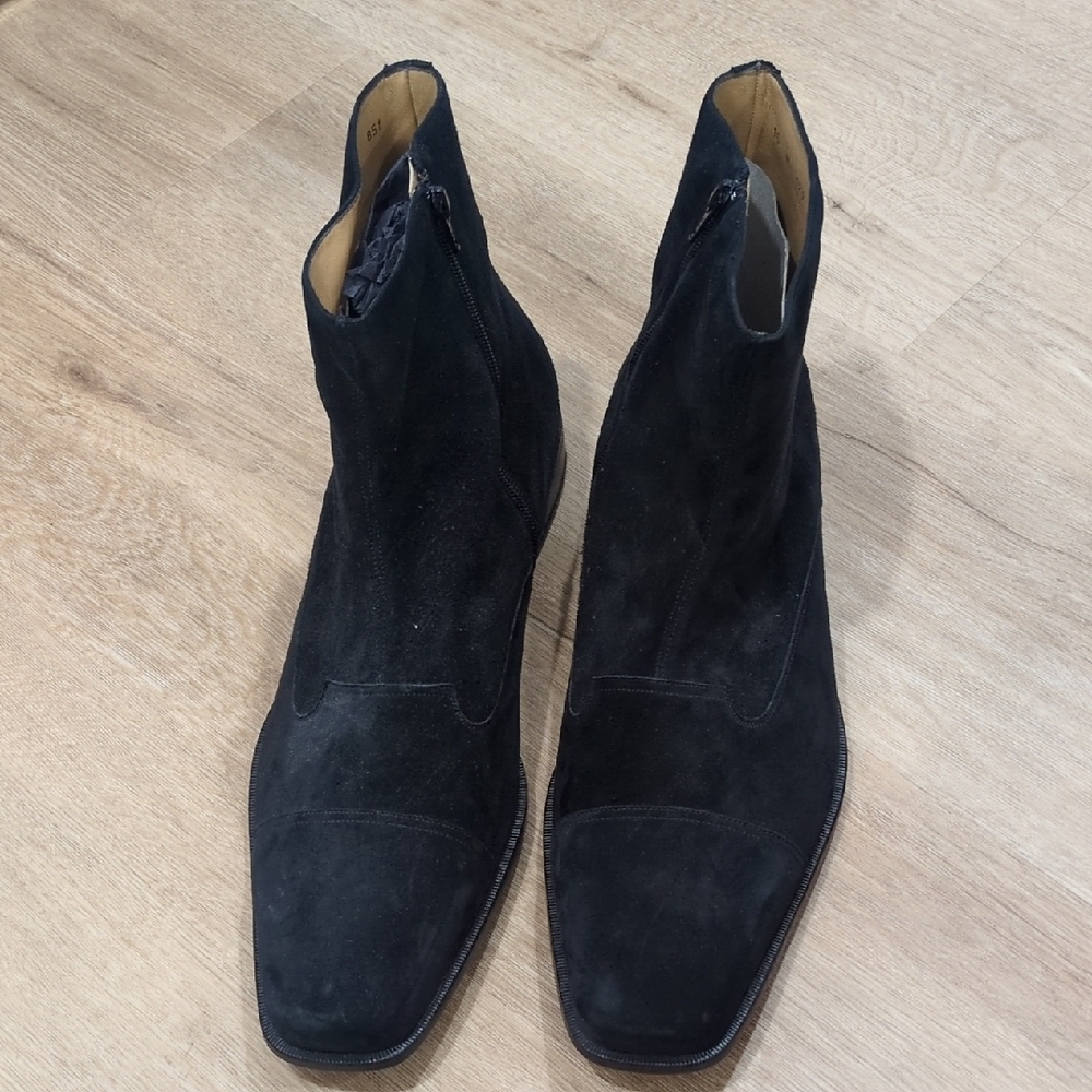Mezlan Black Suede Side-Zip Chukka Boots
